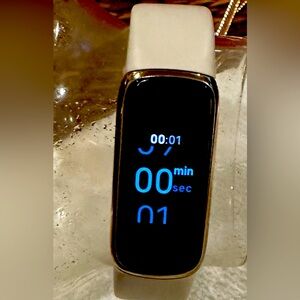Fitbit Luxe